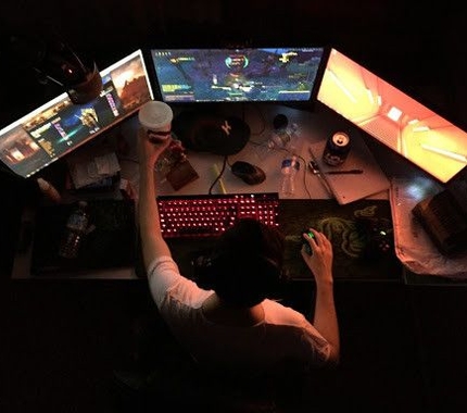 La dura vida de un desarrollador de juegos online