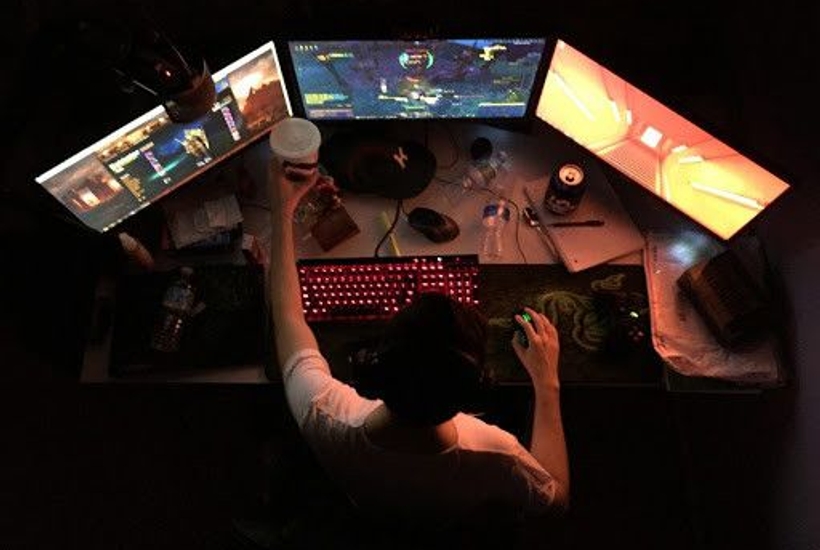 La dura vida de un desarrollador de juegos online
