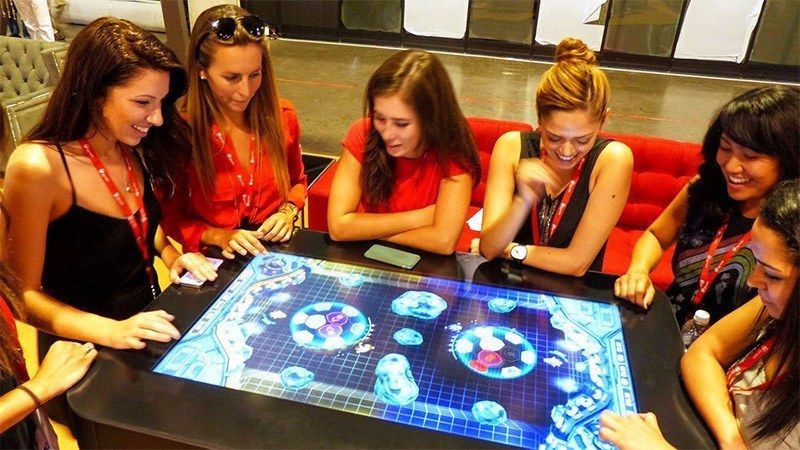 Millennials: de lo físico a lo online